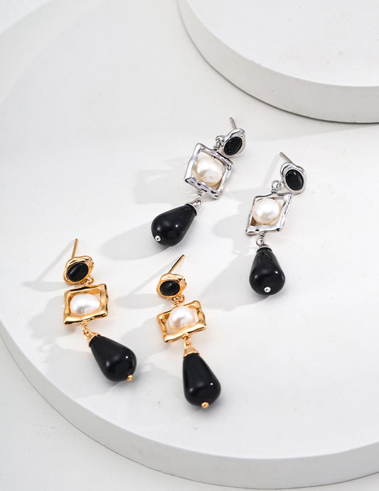 Onyx Natural Pearl Earrings