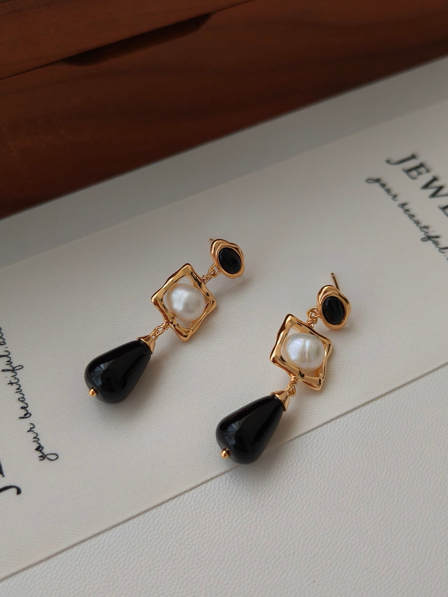 Onyx Natural Pearl Earrings