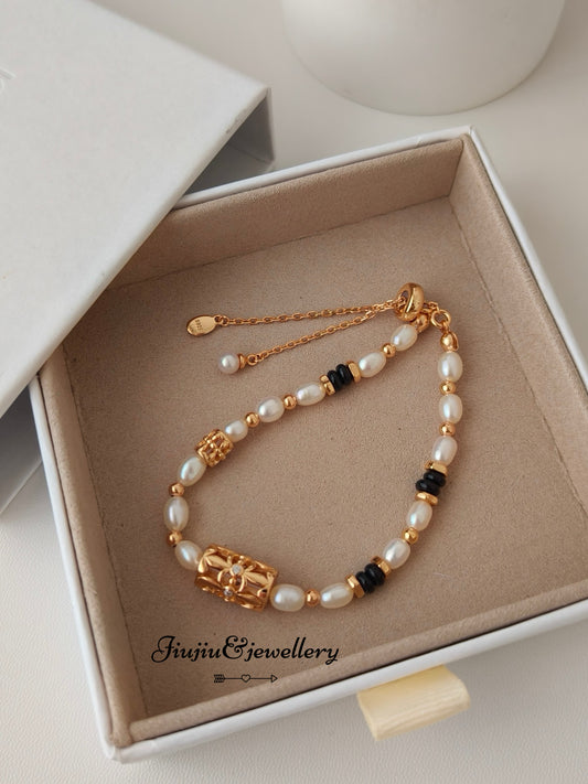 18k Gold Onyx Transit Beads Bracelet