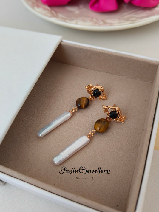 Eye Pearl Agate Earrings