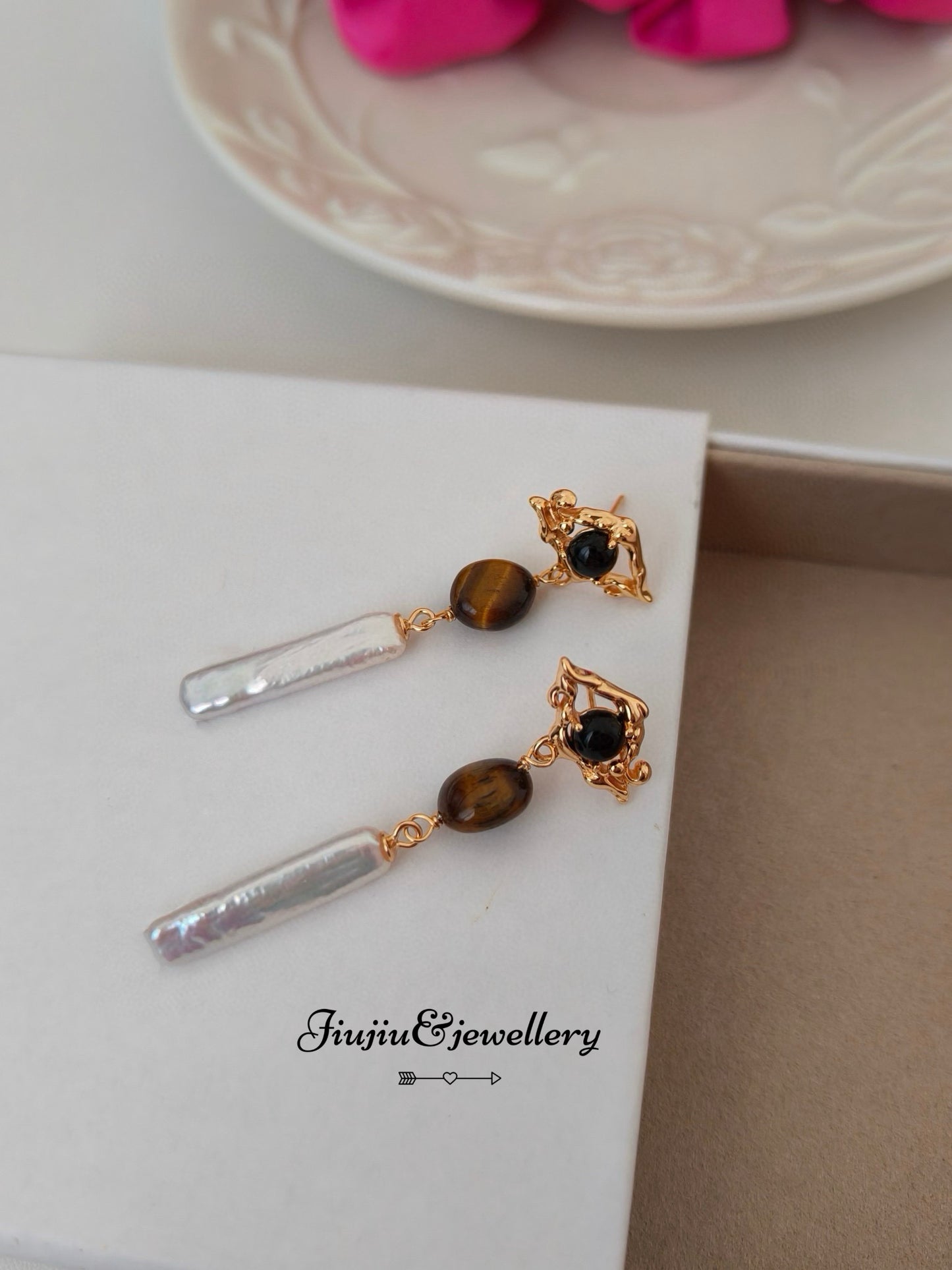 Eye Pearl Agate Earrings