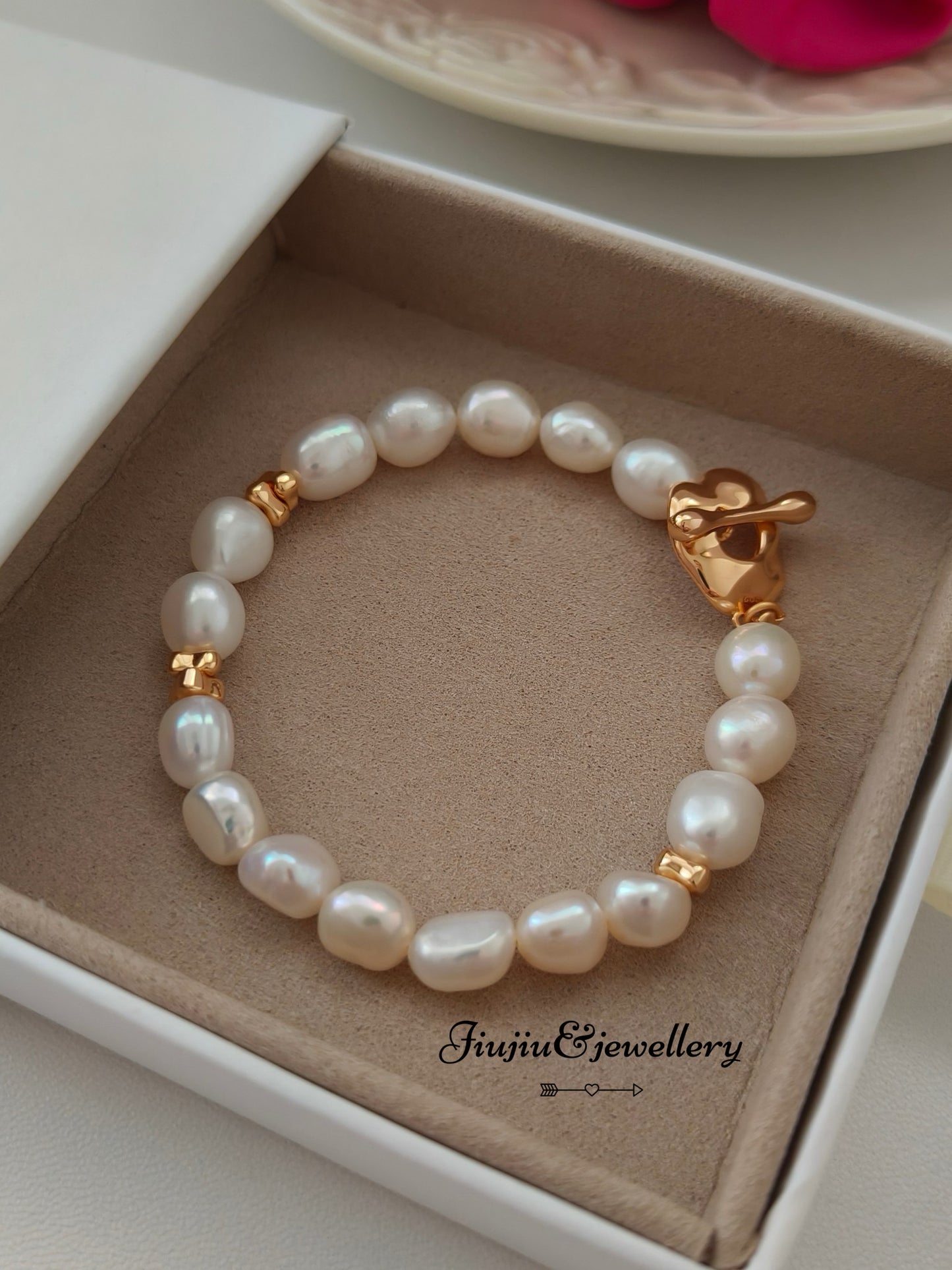 Little Wooden Fish Baroque Pearl Bracelet