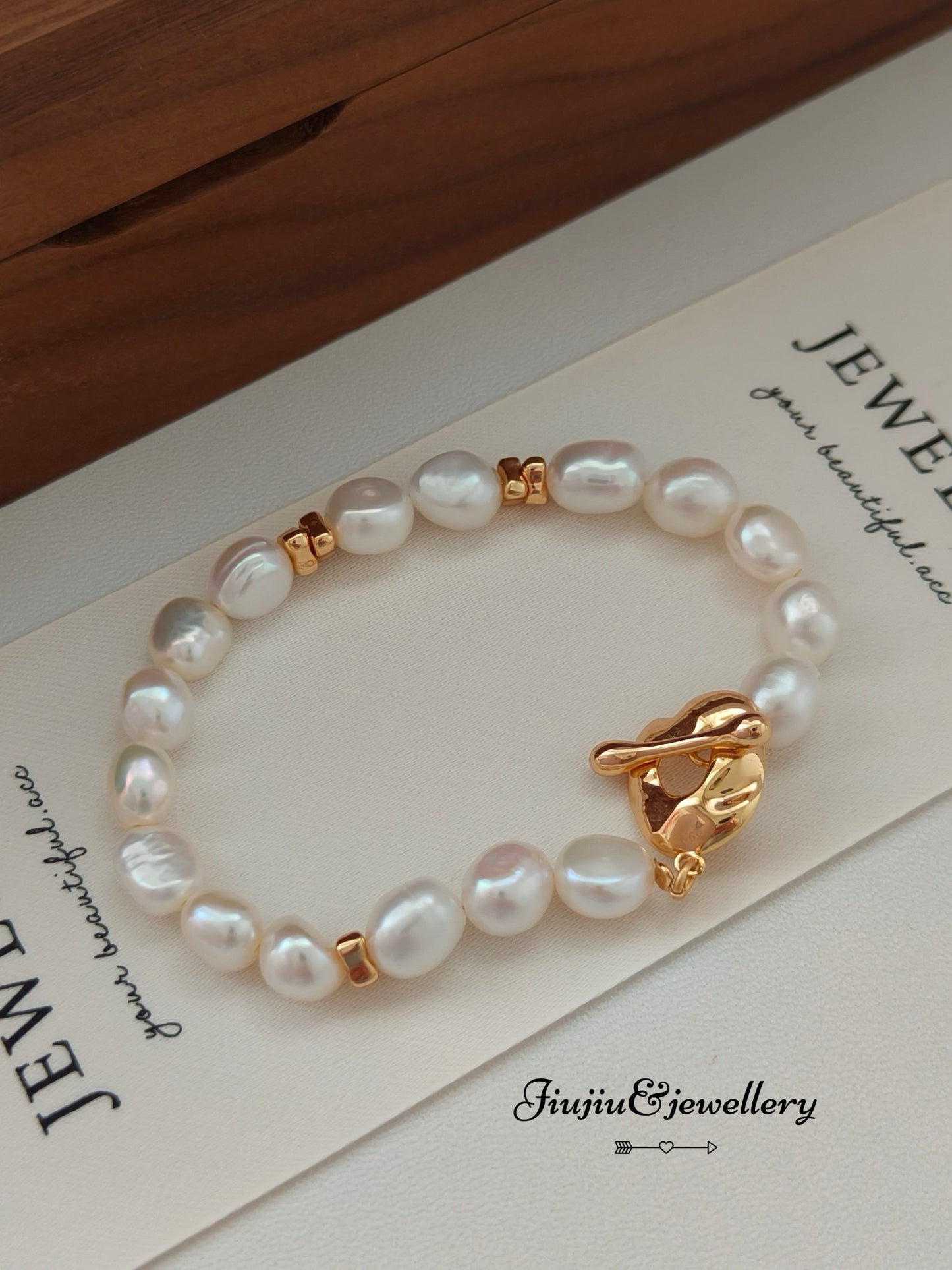 Little Wooden Fish Baroque Pearl Bracelet