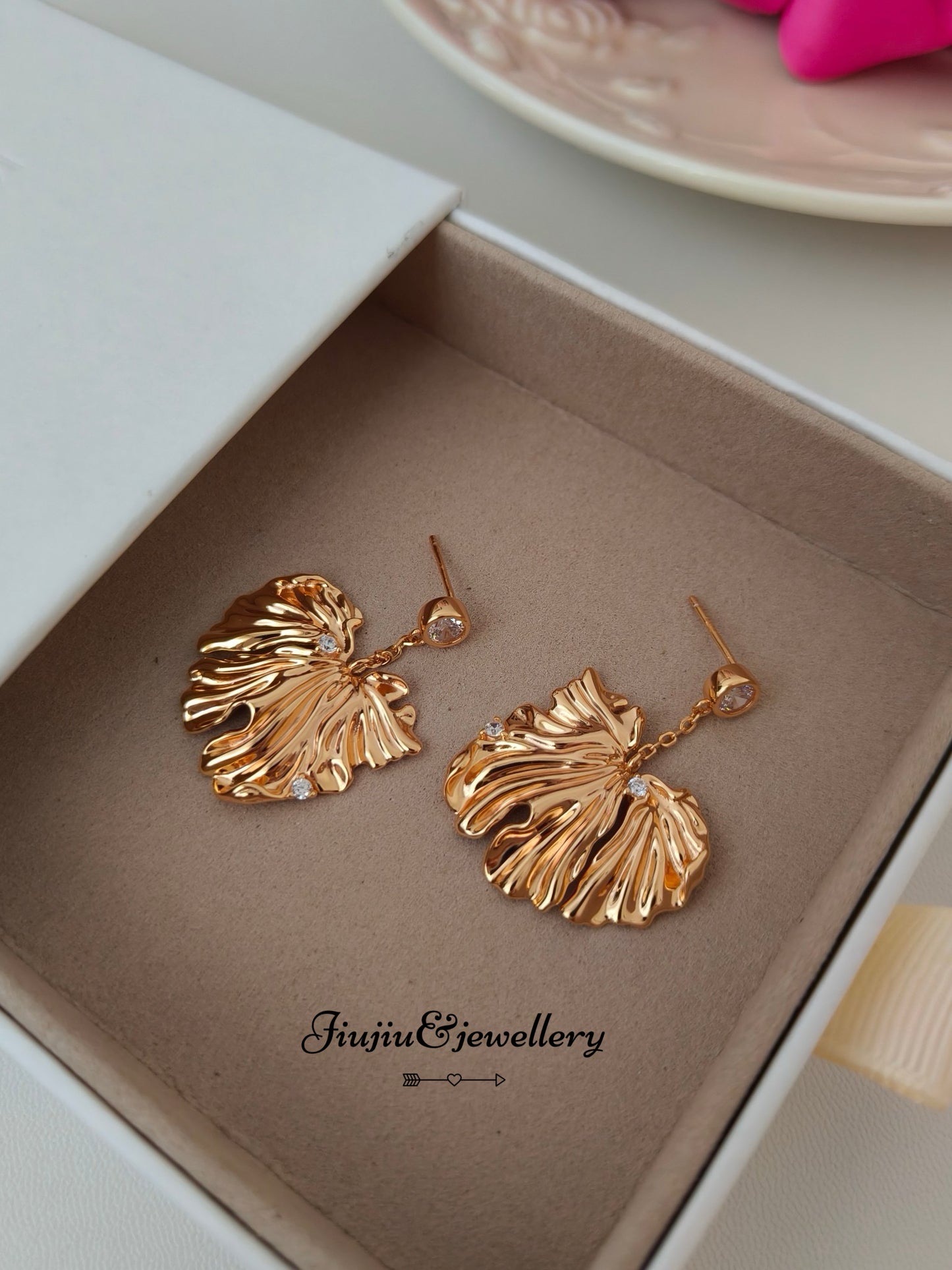 Banana Leaf 18k Gold Earrings