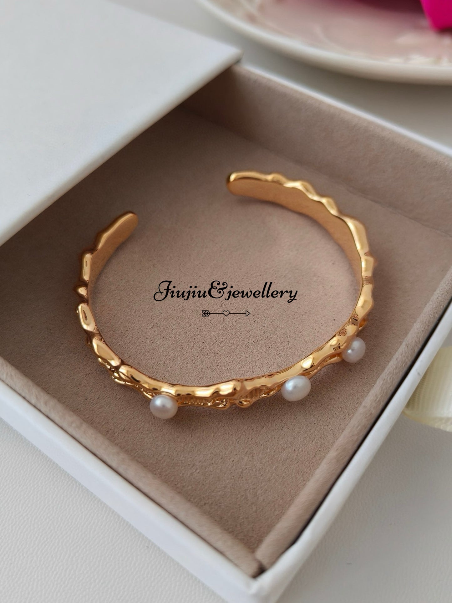 Vintage Pearl Bracelet