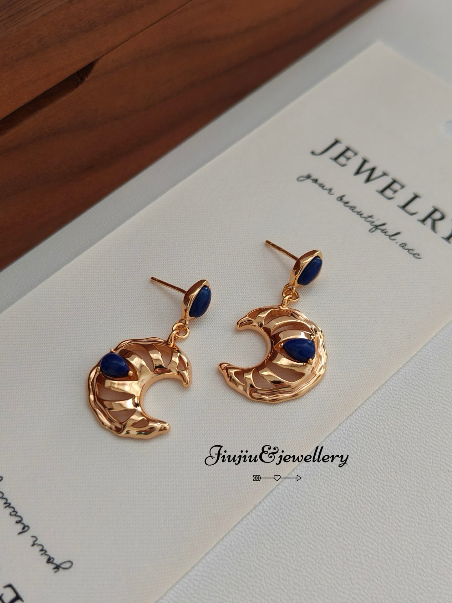 Moon Hollow Pattern Lapis Lazuli Earrings