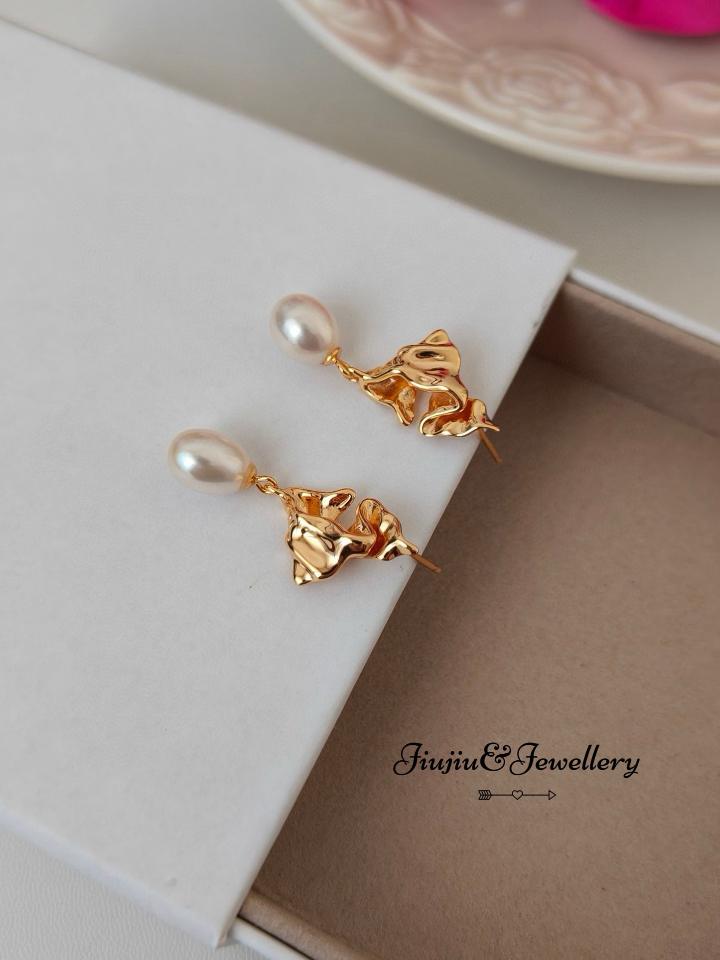 18k Gold Vintage Pearl Earrings