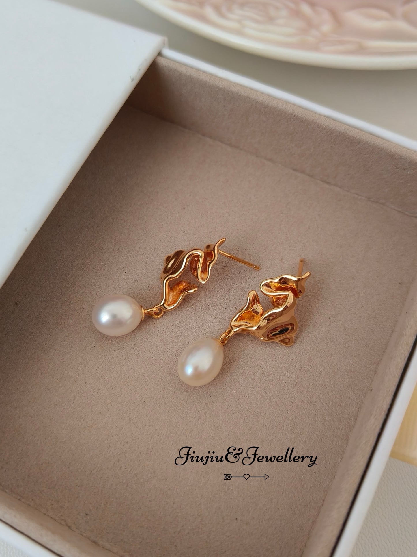 18k Gold Vintage Pearl Earrings