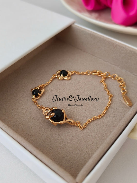 18K Gold Onyx Bracelet