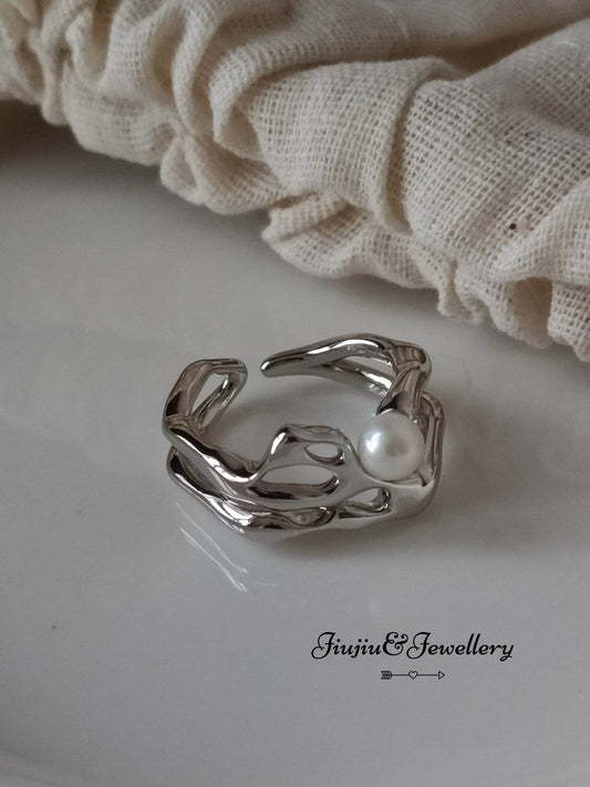 Sterling Silver Irregular Pearl Ring